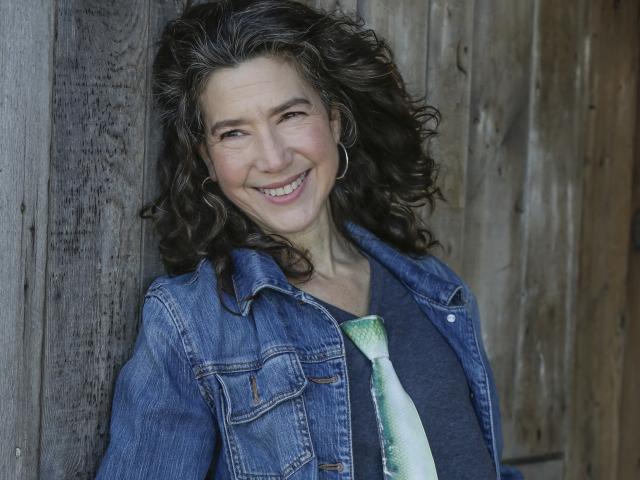 Michele Apriña Leavy